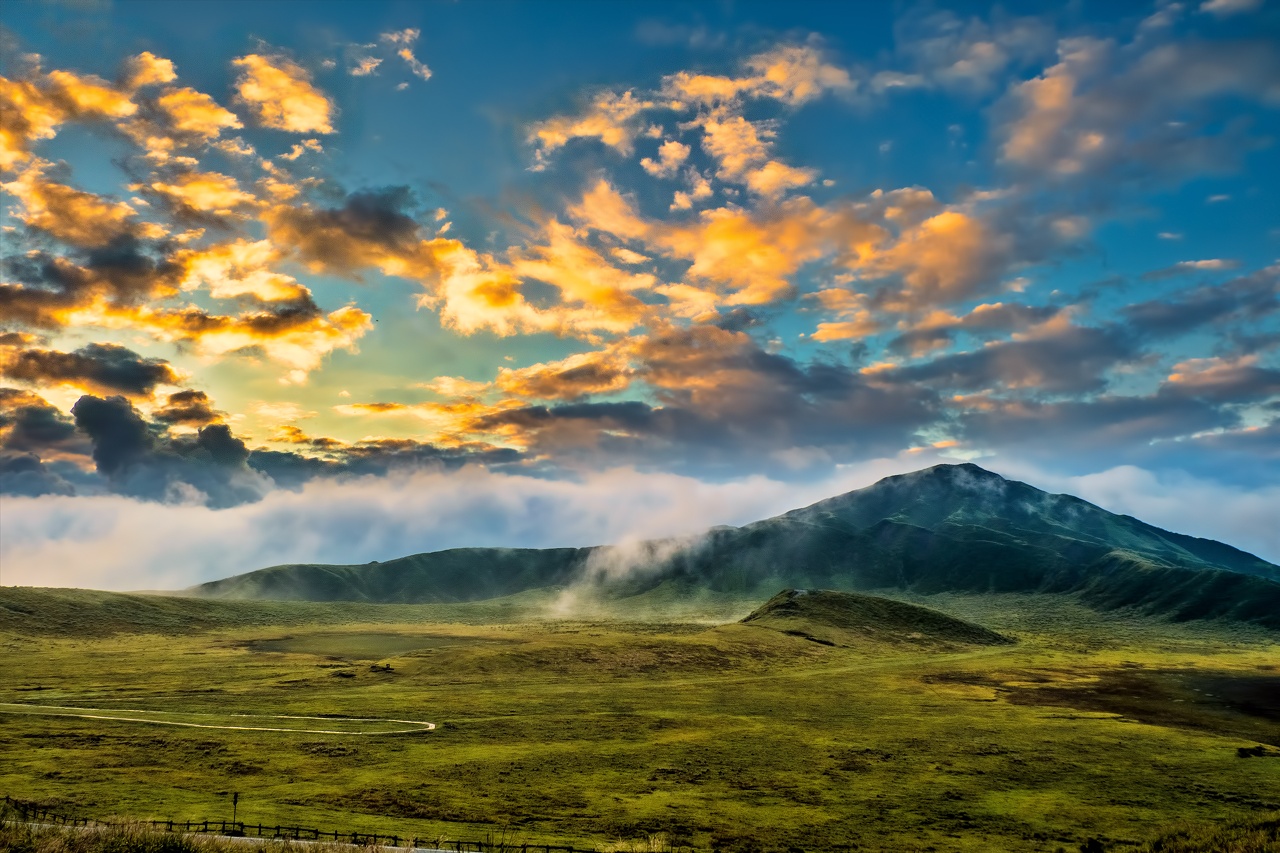 Sunrise over Mount Aso and Kusasenri Grassland in Kumamoto, Japan